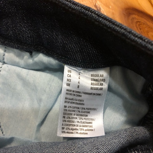 NWT American Eagle Super Hi-Rise Jeans Size 4 - Picture 3 of 5